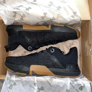 Under armour tribase reign 5 shoes. Mens 8.5 (women’s 10)